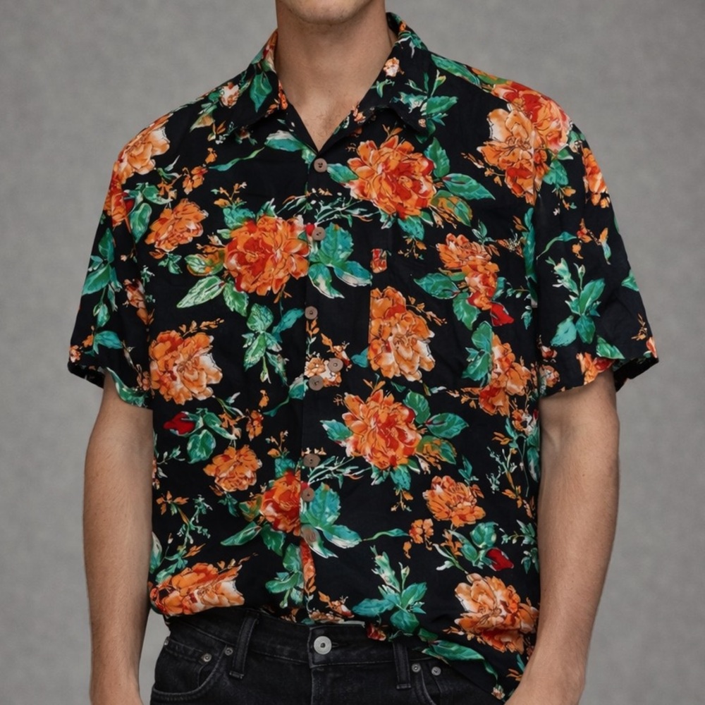 Vintage Roundy Bay Black Orange Rose Floral Hawaiian Button Down Small